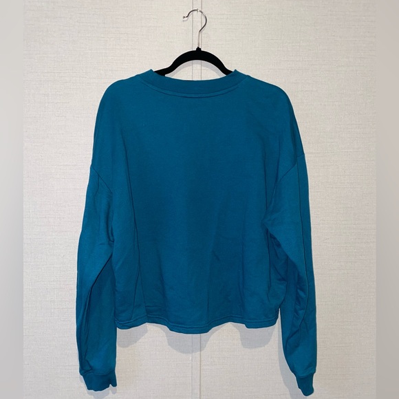 The North Face Crewneck Sweatshirt - Picture 2 of 4